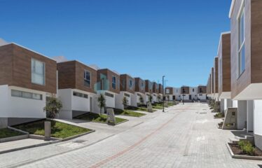 VENDO CASAS  CHUROLOMA , TUMBACO , CUMBAYA , EL ARENAL