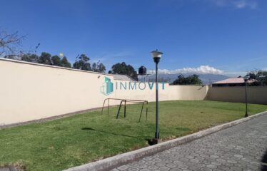 CASA EN VENTA EN SANGOLQUI, VALLE DE LOS CHILLOS