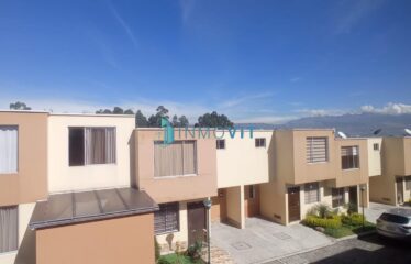 CASA EN VENTA EN SANGOLQUI, VALLE DE LOS CHILLOS