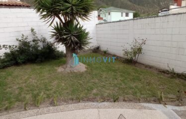 VENTA DE CASA EN URBANIZACIÓN DE LDU, POMASQUI, MITAD DEL MUNDO