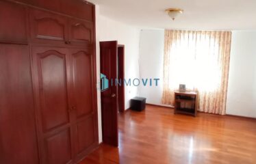 VENTA DE CASA EN URBANIZACIÓN DE LDU, POMASQUI, MITAD DEL MUNDO